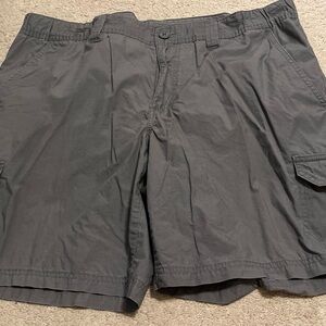 Men’s Columbia Cargo Shorts with Velcro pockets. Size 38.